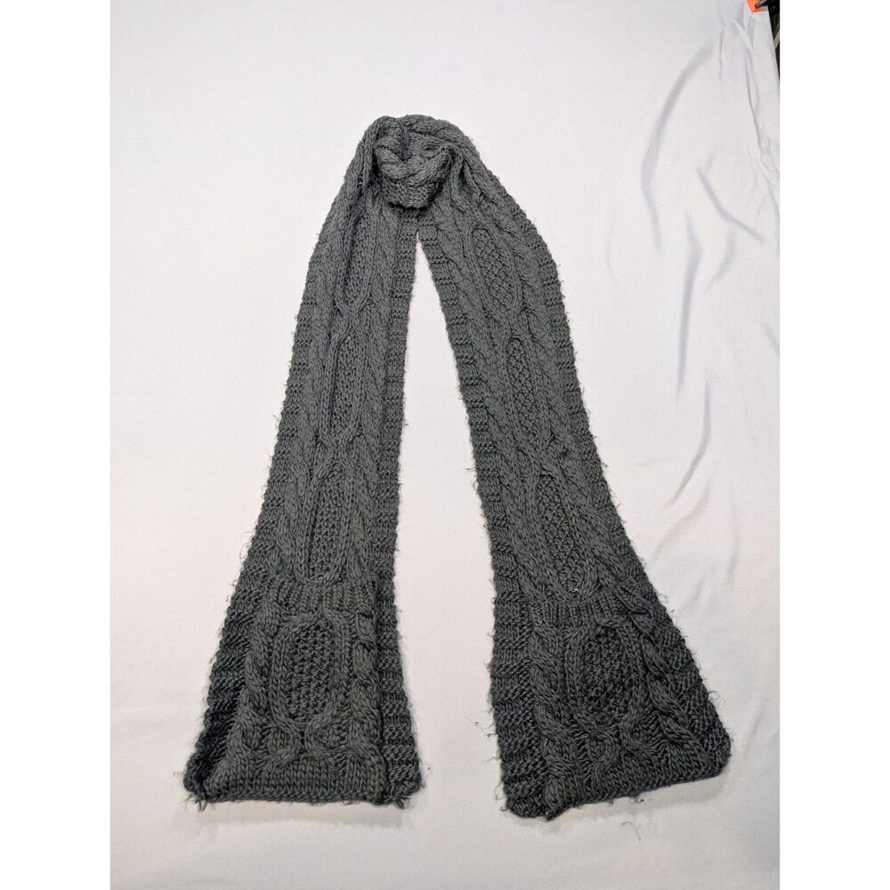 Women’s Gray Cable Knit Scarf with Pockets Chunky Cozy Winter Wrap